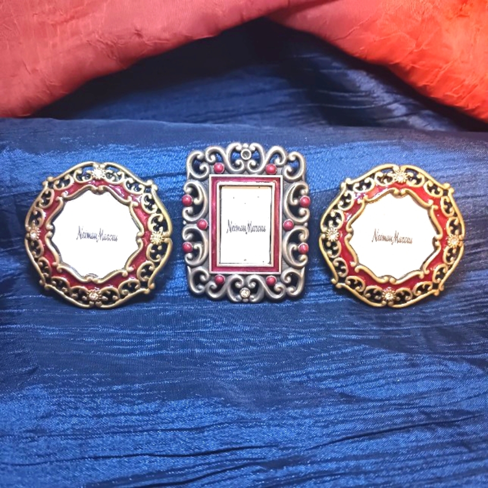 Jay Strongwater Neiman Marcus Beautiful 2" Picture Frame Clips Set of 3